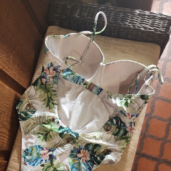 ASOS South Beach Palm Leaf Print One-Piece! Out Of Stock/ Sold Out! - Picture 5 of 5